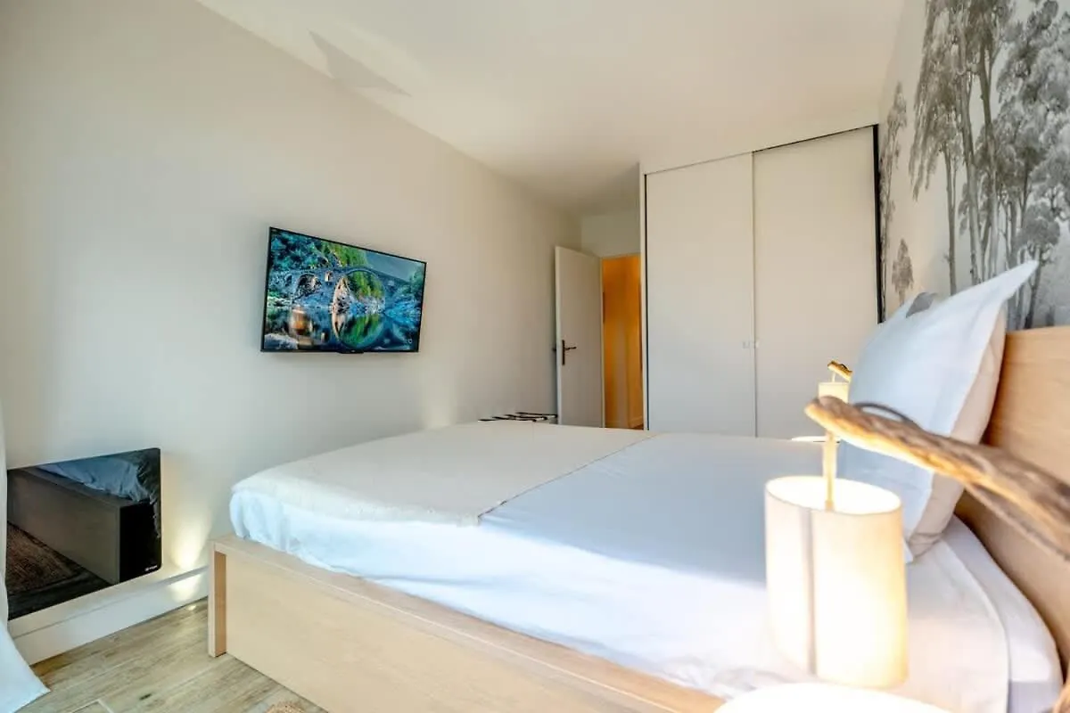 Appartement Saint-Tropez With Parking 0*,  France